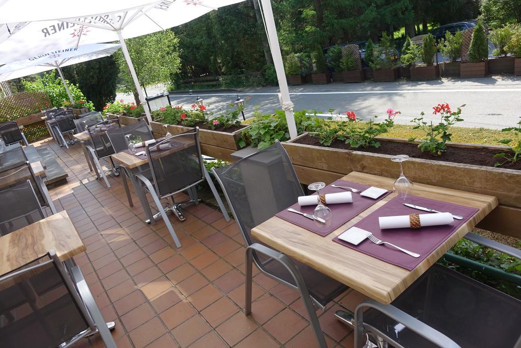 Logis L'Ermitage, Bistrot Des Saveurs Houffalize Exteriér fotografie